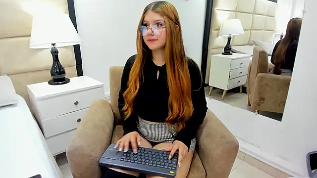 EimmyJones online show from 11/29/25, 03:39