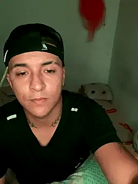 Snapshot of Jrivera22 chatting on 11/25/25, 05:30 Jrivera22 online show from 11/25/25, 05:30