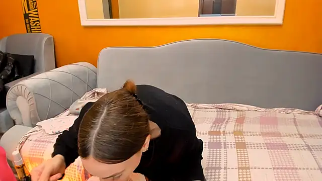 Snapshot of Roxee33 chatting on 12/05/25, 07:45 Roxee33 online show from 12/05/25, 07:45