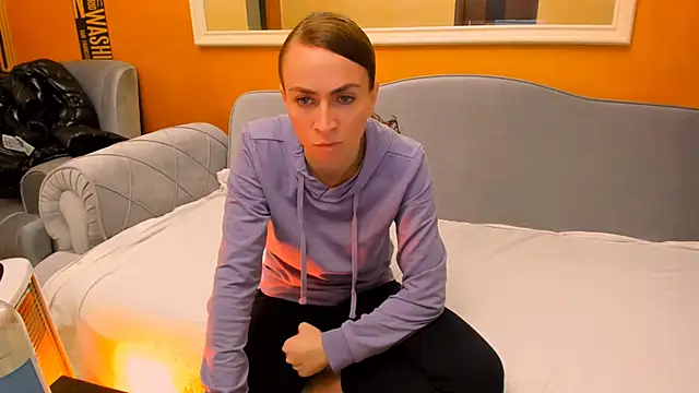 Snapshot of Roxee33 chatting on 11/27/25, 07:47 Roxee33 online show from 11/27/25, 07:47