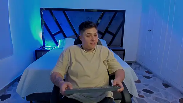 IanGilbert online show from 11/28/25, 08:20