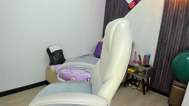 roxana santini online show from 10/25/25, 04:40