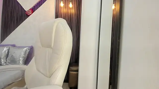 roxana santini online show from 11/24/25, 03:34