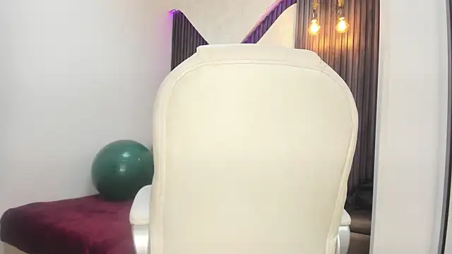 roxana santini online show from 11/18/25, 03:37