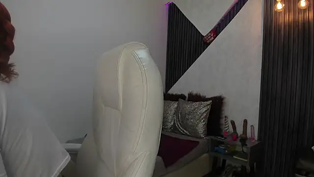 roxana santini online show from 11/15/25, 03:38