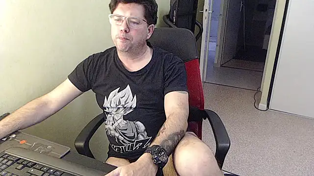 blueandwhite1 online show from 02/13/26, 03:45