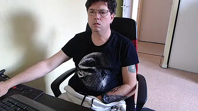 blueandwhite1 online show from 03/09/26, 04:43