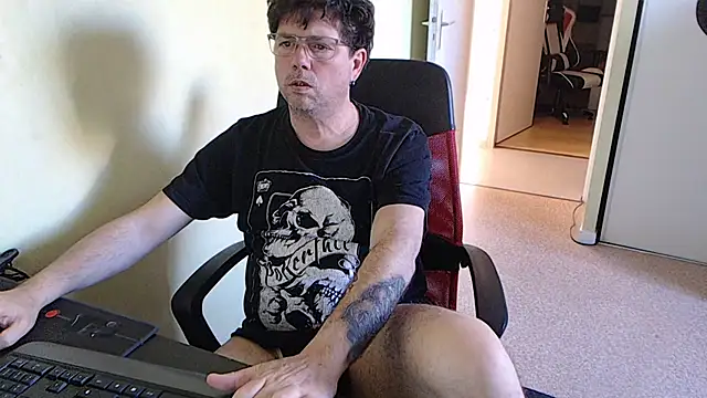 blueandwhite1 online show from 03/17/26, 03:26