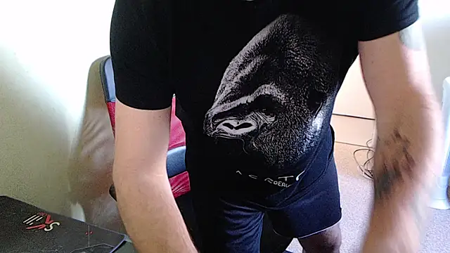 Snapshot of blueandwhite1 chatting on 10/07/25, 02:18 blueandwhite1 online show from 10/07/25, 02:18