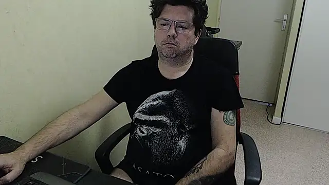 blueandwhite1 online show from 01/09/26, 04:36