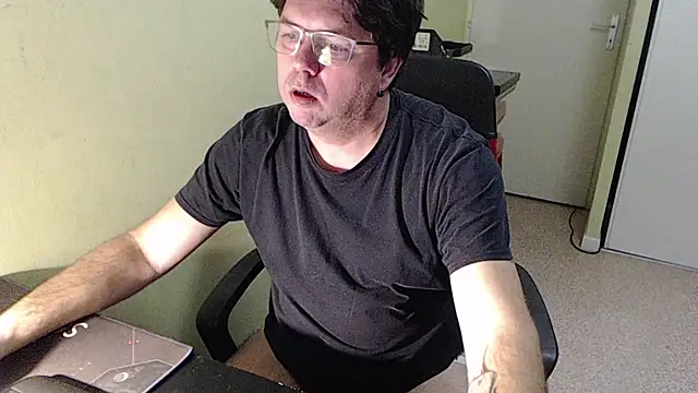 blueandwhite1 online show from 01/13/26, 05:28