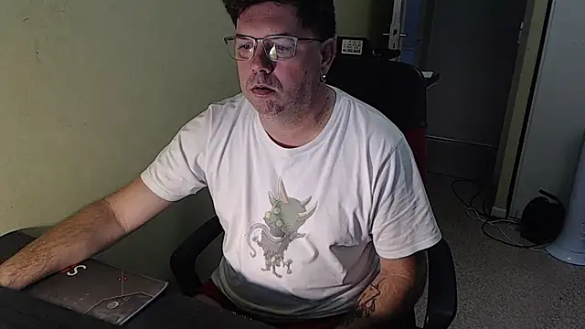 blueandwhite1 online show from 11/05/25, 08:06