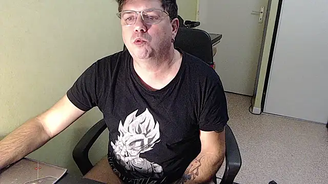 blueandwhite1 online show from 11/27/25, 03:45