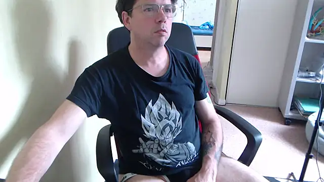 blueandwhite1 online show from 04/28/26, 02:21
