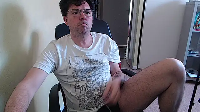 blueandwhite1 online show from 04/14/26, 07:02