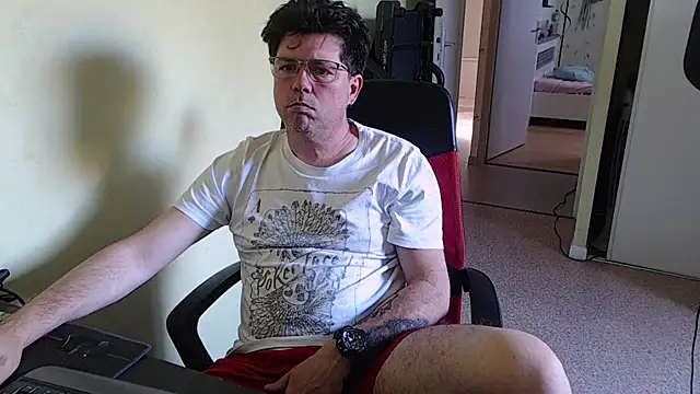 blueandwhite1 online show from 04/08/26, 02:29