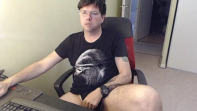 blueandwhite1 online show from 03/06/26, 04:13