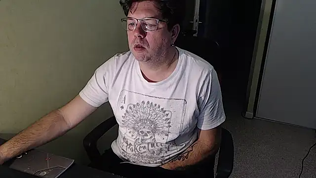 blueandwhite1 online show from 12/21/25, 08:05