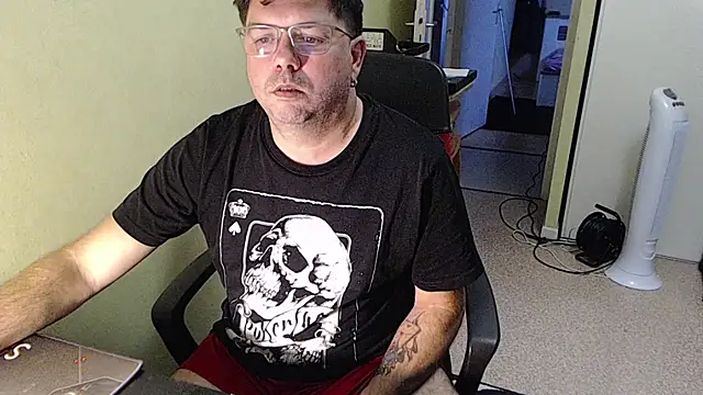 blueandwhite1 online show from 11/07/25, 04:11