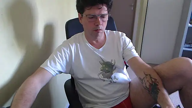 blueandwhite1 online show from 04/21/26, 02:34