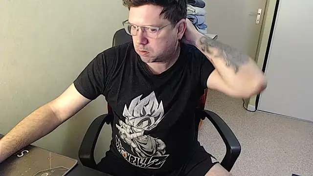 Snapshot of blueandwhite1 chatting on 02/05/25, 08:21 blueandwhite1 online show from 02/05/25, 08:21