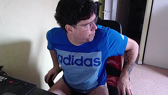 blueandwhite1 online show from 02/17/26, 04:04