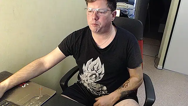 Snapshot of blueandwhite1 chatting on 02/07/25, 03:52 blueandwhite1 online show from 02/07/25, 03:52