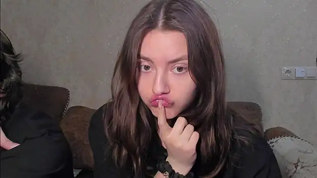 muuur fam online show from 12/14/25, 08:36