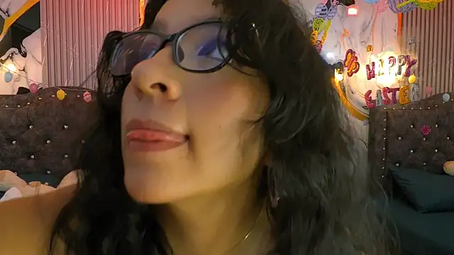 GiaCutee online show from 04/01/26, 03:08