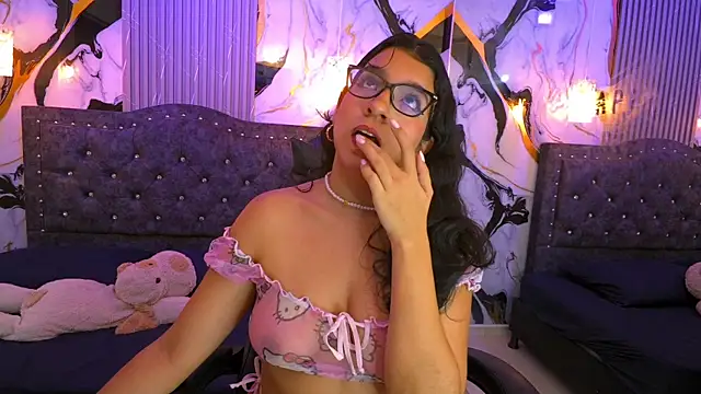 GiaCutee online show from 04/10/26, 03:13