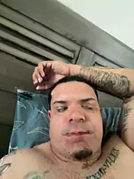 YadielPublic online show from 02/21/26, 02:30