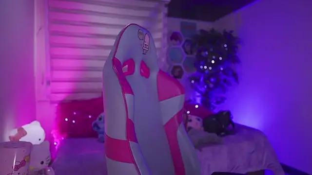  chloe moons  online show from 11/05/25, 09:40