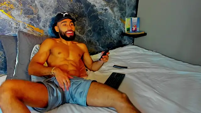 luca flame online show from 09/23/25, 03:52