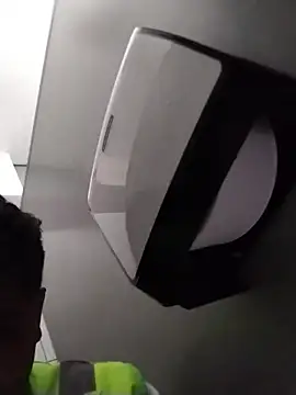 danigarci2307 online show from 11/22/25, 09:13