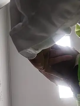 danigarci2307 online show from 11/06/25, 10:14