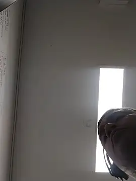 danigarci2307 online show from 12/17/25, 03:00