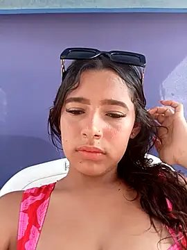 Zoe-Johnson  online show from 10/19/25, 07:49