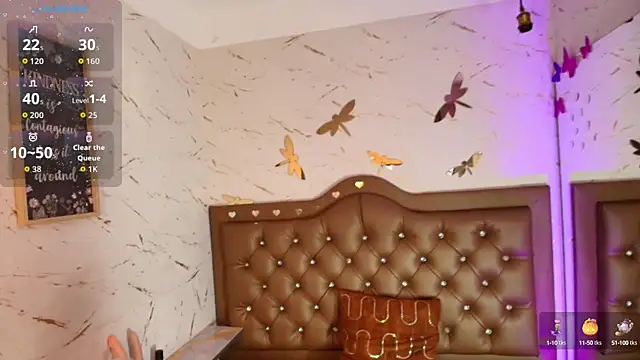 Zoe-Johnson  online show from 10/16/25, 09:56