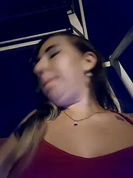 isabella lovem online show from 04/28/26, 04:39