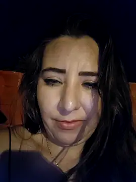 isabella lovem online show from 05/18/26, 07:02