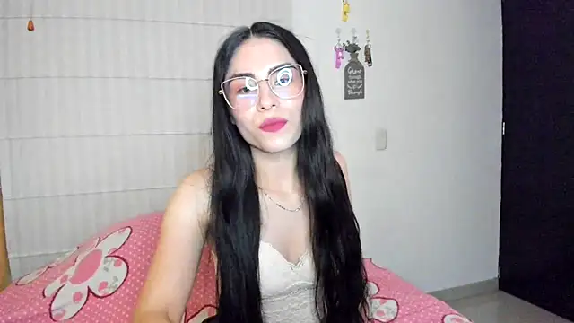 Snapshot of sasha_jonne chatting on 09/24/25, 11:54 sasha jonne online show from 09/24/25, 11:54