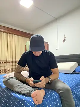 Jaguer2213 online show from 09/20/25, 01:54