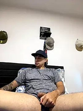 Jaguer2213 online show from 10/04/25, 02:46