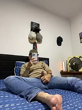 Jaguer2213 online show from 11/01/25, 04:19