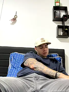 Jaguer2213 online show from 09/26/25, 02:40