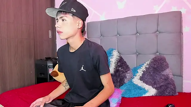 Snapshot of Playboy_Andersex chatting on 09/12/25, 04:07 Playboy Andersex online show from 09/12/25, 04:07