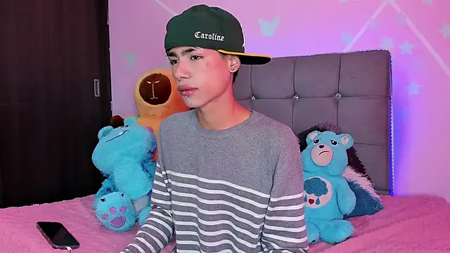 Snapshot of Playboy_Andersex chatting on 09/21/25, 06:13 Playboy Andersex online show from 09/21/25, 06:13