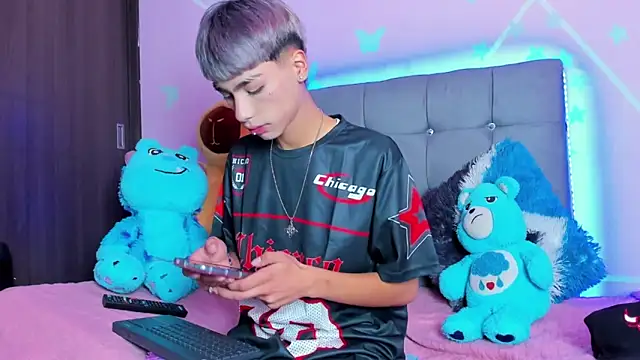 Snapshot of Playboy_Andersex chatting on 09/10/25, 04:50 Playboy Andersex online show from 09/10/25, 04:50