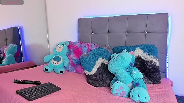 Snapshot of Playboy_Andersex chatting on 09/25/25, 06:14 Playboy Andersex online show from 09/25/25, 06:14