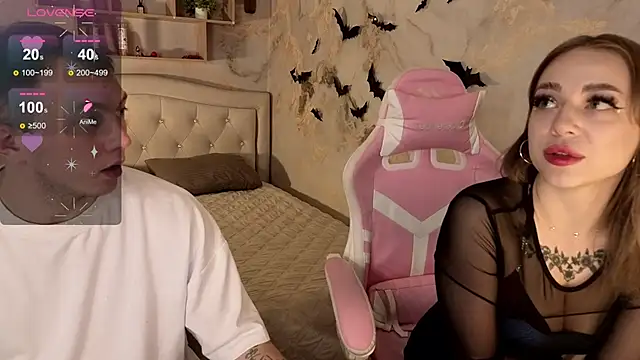 Snapshot of Crystal-Nuts chatting on 12/14/25, 11:21 Crystal-Nuts online show from 12/14/25, 11:21